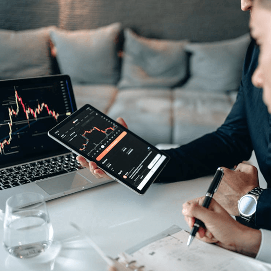 PrimeAura kryptosijoitusten asiantuntijatiimi